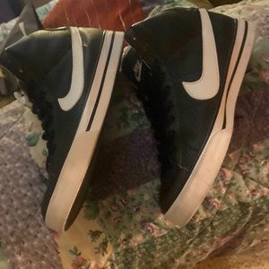 Black and white Nike size 8
